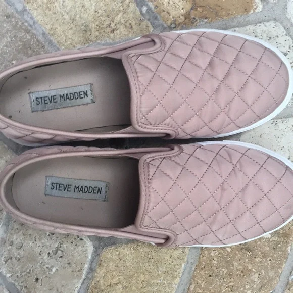 Steve Madden 7.5 rose sneakers good condition but used. - Picture 6 of 8